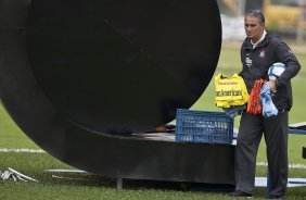 Tite durante o treino do Corinthians realizado esta manh no CT Joaquim Grava, no Parque Ecolgico do Tiete. O prximo jogo da equipe ser domingo, dia 05/12, contra o Goias/GO, no estdio Serra Dourada, pela 38. a rodada do Campeonato Brasileiro de 2010