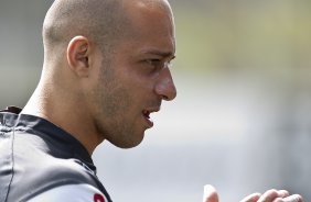Alessandro durante o treino do Corinthians realizado esta manh no CT Joaquim Grava, no Parque Ecolgico do Tiete. O prximo jogo da equipe ser amanh, domingo, dia 05/12, contra o Goias/GO, no estdio Serra Dourada, pela 38. a rodada do Campeonato Brasileiro de 2010
