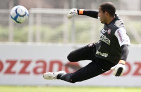 Danilo Fernandes durante o treino do Corinthians realizado esta manh no CT Joaquim Grava, no Parque Ecolgico do Tiete. O prximo jogo da equipe ser amanh, domingo, dia 05/12, contra o Goias/GO, no estdio Serra Dourada, pela 38. a rodada do Campeonato Brasileiro de 2010