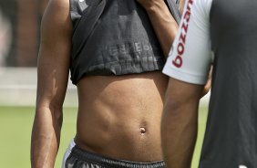 Elias durante o treino do Corinthians realizado esta manh no CT Joaquim Grava, no Parque Ecolgico do Tiete. O prximo jogo da equipe ser amanh, domingo, dia 05/12, contra o Goias/GO, no estdio Serra Dourada, pela 38. a rodada do Campeonato Brasileiro de 2010