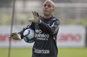 Julio Cesar durante o treino do Corinthians realizado esta manh no CT Joaquim Grava, no Parque Ecolgico do Tiete. O prximo jogo da equipe ser amanh, domingo, dia 05/12, contra o Goias/GO, no estdio Serra Dourada, pela 38. a rodada do Campeonato Brasileiro de 2010