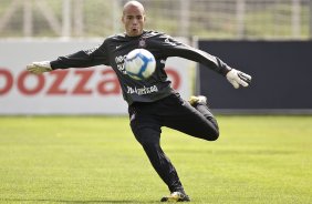Julio Cesar durante o treino do Corinthians realizado esta manh no CT Joaquim Grava, no Parque Ecolgico do Tiete. O prximo jogo da equipe ser amanh, domingo, dia 05/12, contra o Goias/GO, no estdio Serra Dourada, pela 38. a rodada do Campeonato Brasileiro de 2010