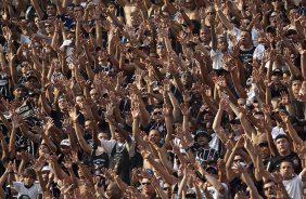 Durante a partida entre Corinthians x Vitoria/BA, válida pela 17ª rodada do Campeonato Brasileiro de 2010, serie A, realizada esta tarde no estádio do Pacaembu, em São Paulo. São Paulo, Brasil
