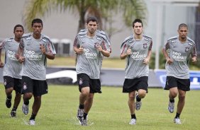 Jogadores durante treinamento hoje a tarde no CT Joaquim Grava no Parque Ecolgico do Tiete. O primeiro jogo da equipe no Campeonato Paulista 2011, ser dia 16/01, contra a Portuguesa, no Pacaembu