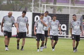 Jogadores durante treinamento hoje a tarde no CT Joaquim Grava no Parque Ecolgico do Tiete. O primeiro jogo da equipe no Campeonato Paulista 2011, ser dia 16/01, contra a Portuguesa, no Pacaembu