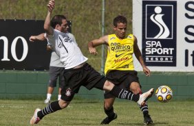 Bruno Cesar e Morais durante o treino de hoje a tarde no Spa Sport Resort na cidade de Itu, interior de So Paulo. O primeiro jogo da equipe ser dia 16/01, contra a Portuguesa, no Pacaembu, vlida pela 1 rodada do Campeonato Paulista de 2011