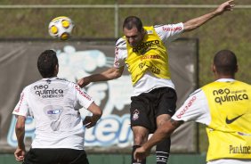 Danilo durante o treino de hoje a tarde no Spa Sport Resort na cidade de Itu, interior de So Paulo. O primeiro jogo da equipe ser dia 16/01, contra a Portuguesa, no Pacaembu, vlida pela 1 rodada do Campeonato Paulista de 2011
