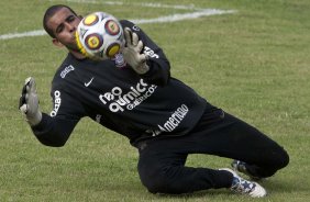 Danilo Fernandes durante o treino de hoje a tarde no Spa Sport Resort na cidade de Itu, interior de So Paulo. O primeiro jogo da equipe ser dia 16/01, contra a Portuguesa, no Pacaembu, vlida pela 1 rodada do Campeonato Paulista de 2011