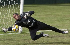 Danilo Fernandes durante o treino de hoje a tarde no Spa Sport Resort na cidade de Itu, interior de So Paulo. O primeiro jogo da equipe ser dia 16/01, contra a Portuguesa, no Pacaembu, vlida pela 1 rodada do Campeonato Paulista de 2011