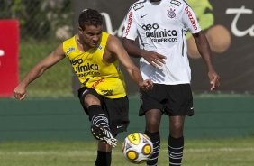 Morais e Jucilei durante o treino de hoje a tarde no Spa Sport Resort na cidade de Itu, interior de So Paulo. O primeiro jogo da equipe ser dia 16/01, contra a Portuguesa, no Pacaembu, vlida pela 1 rodada do Campeonato Paulista de 2011