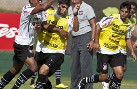 Paulinho e Diego durante o treino de hoje a tarde no Spa Sport Resort na cidade de Itu, interior de So Paulo. O primeiro jogo da equipe ser dia 16/01, contra a Portuguesa, no Pacaembu, vlida pela 1 rodada do Campeonato Paulista de 2011