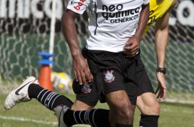 Paulinho e Marcelo Oliveira durante o treino de hoje a tarde no Spa Sport Resort na cidade de Itu, interior de So Paulo. O primeiro jogo da equipe ser dia 16/01, contra a Portuguesa, no Pacaembu, vlida pela 1 rodada do Campeonato Paulista de 2011