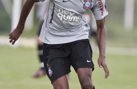 Moacir durante o treino de hoje a tarde no CT Joaquim Grava, no Parque Ecolgico do Tiete. O primeiro jogo da equipe ser dia 16/01, contra a Portuguesa, no Pacaembu, vlida pela 1 rodada do Campeonato Paulista de 2011