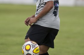 Roberto Carlos durante o treino de hoje a tarde no CT Joaquim Grava, no Parque Ecolgico do Tiete. O primeiro jogo da equipe ser dia 16/01, contra a Portuguesa, no Pacaembu, vlida pela 1 rodada do Campeonato Paulista de 2011