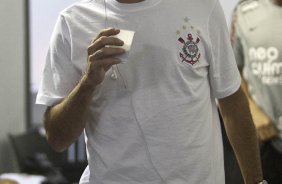 Danilo nos vestirios antes da partida entre Bragantino/SP x Corinthians, vlida pela 2 rodada do Campeonato Paulista de 2011, realizada esta noite no estdio Nabi Abi Chedid, em Bragana Paulista, interior de So Paulo. Bragana Paulista/SP/Brasil