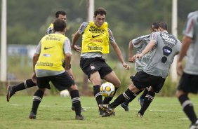 Jo, que subiu do time juniores que disputou a Taca So Paulo, durante o treino de hoje a tarde no CT Joaquim Grava, no Parque Ecolgico do Tiete. O prximo jogo da equipe ser domingo, dia 23/01, contra o Noroeste/Bauru, vlida pela 3 rodada do Campeonato Paulista de 2011