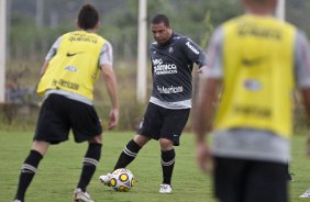 Ronaldo durante o treino de hoje a tarde no CT Joaquim Grava, no Parque Ecolgico do Tiete. O prximo jogo da equipe ser domingo, dia 23/01, contra o Noroeste/Bauru, vlida pela 3 rodada do Campeonato Paulista de 2011