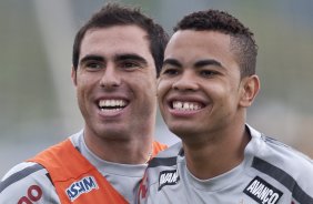 Bruno Cesar e Dentinho durante o treino de hoje a tarde no CT Joaquim Grava, no Parque Ecolgico do Tiete. O prximo jogo da equipe ser domingo, dia 23/01, contra o Noroeste/Bauru, vlida pela 3 rodada do Campeonato Paulista de 2011