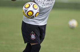 Dentinho durante o treino de hoje a tarde no CT Joaquim Grava, no Parque Ecolgico do Tiete. O prximo jogo da equipe ser domingo, dia 23/01, contra o Noroeste/Bauru, vlida pela 3 rodada do Campeonato Paulista de 2011