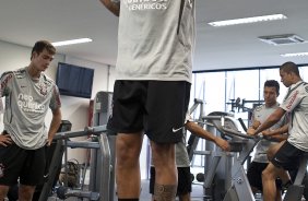 Fabio Santos durante o treino de hoje a tarde no CT Joaquim Grava, no Parque Ecolgico do Tiete. O prximo jogo da equipe ser domingo, dia 23/01, contra o Noroeste/Bauru, vlida pela 3 rodada do Campeonato Paulista de 2011