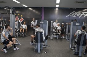 Jogadores durante o treino de hoje a tarde no CT Joaquim Grava, no Parque Ecolgico do Tiete. O prximo jogo da equipe ser domingo, dia 23/01, contra o Noroeste/Bauru, vlida pela 3 rodada do Campeonato Paulista de 2011