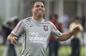 Ronaldo durante o treino de hoje a tarde no CT Joaquim Grava, no Parque Ecolgico do Tiete. O prximo jogo da equipe ser domingo, dia 23/01, contra o Noroeste/Bauru, vlida pela 3 rodada do Campeonato Paulista de 2011