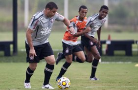 Ronaldo durante o treino de hoje a tarde no CT Joaquim Grava, no Parque Ecolgico do Tiete. O prximo jogo da equipe ser domingo, dia 23/01, contra o Noroeste/Bauru, vlida pela 3 rodada do Campeonato Paulista de 2011