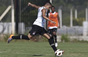 Dentinho durante o treino de hoje pela manh no CT Joaquim Grava, no Parque Ecolgico do Tiete. Este time que treinou hoje, e o time titular que se prepara para o jogo de volta pela Pr Libertadores 2011 contra o Tolima, da Colmbia, dia 02/02, na cidade de Ibague