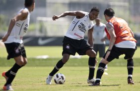 Jucilei e Chico durante o treino de hoje pela manh no CT Joaquim Grava, no Parque Ecolgico do Tiete. Este time que treinou hoje, e o time titular que se prepara para o jogo de volta pela Pr Libertadores 2011 contra o Tolima, da Colmbia, dia 02/02, na cidade de Ibague
