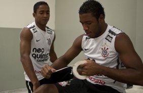 Jorge Henrique e Jucilei nos vestirios antes da partida entre Corinthians x Ituano/Itu, como complemento da 6 rodada do Campeonato Paulista de 2011, realizada esta noite no estdio do Pacaembu