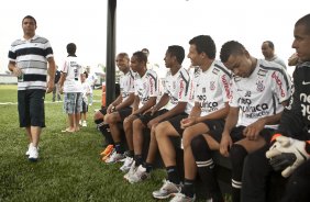 O atacante Ronaldo, antes de conceder entrevista coletiva anunciando sua aposentadoria, aps o treino desta manh no CT Joaquim Grava, no Parque Ecolgico do Tiete. O time se prepara para o jogo contra o Mogi Mirim, quinta-feira, dia 17/02, complementando a 4 rodada do Campeonato Paulista 2011