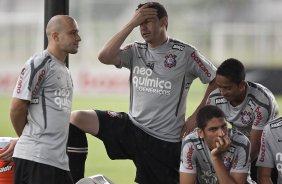 Alessandro e Chico durante o treino desta tarde no CT Joaquim Grava, no Parque Ecolgico do Tiete. O time se prepara para o jogo contra o Mogi Mirim, quinta-feira, dia 17/02, complementando a 4 rodada do Campeonato Paulista 2011