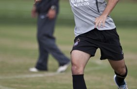 Danilo durante o treino desta tarde no CT Joaquim Grava, no Parque Ecolgico do Tiete. O time se prepara para o jogo contra o Mogi Mirim, quinta-feira, dia 17/02, complementando a 4 rodada do Campeonato Paulista 2011