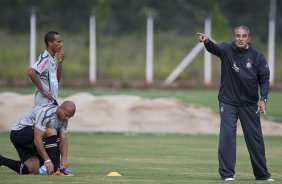 Edno; Liedson e Tite durante o treino desta tarde no CT Joaquim Grava, no Parque Ecolgico do Tiete. O time se prepara para o jogo contra o Mogi Mirim, quinta-feira, dia 17/02, complementando a 4 rodada do Campeonato Paulista 2011