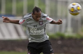 Liedson durante o treino desta tarde no CT Joaquim Grava, no Parque Ecolgico do Tiete. O time se prepara para o jogo contra o Mogi Mirim, quinta-feira, dia 17/02, complementando a 4 rodada do Campeonato Paulista 2011