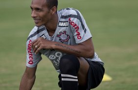 Liedson durante o treino desta tarde no CT Joaquim Grava, no Parque Ecolgico do Tiete. O time se prepara para o jogo contra o Mogi Mirim, quinta-feira, dia 17/02, complementando a 4 rodada do Campeonato Paulista 2011