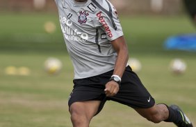 Luis 'Cachito' Ramirez durante o treino desta tarde no CT Joaquim Grava, no Parque Ecolgico do Tiete. O time se prepara para o jogo contra o Mogi Mirim, quinta-feira, dia 17/02, complementando a 4 rodada do Campeonato Paulista 2011