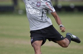 Luis 'Cachito' Ramirez durante o treino desta tarde no CT Joaquim Grava, no Parque Ecolgico do Tiete. O time se prepara para o jogo contra o Mogi Mirim, quinta-feira, dia 17/02, complementando a 4 rodada do Campeonato Paulista 2011