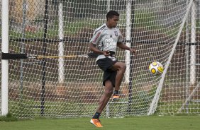 Moacir durante o treino desta tarde no CT Joaquim Grava, no Parque Ecolgico do Tiete. O time se prepara para o jogo contra o Mogi Mirim, quinta-feira, dia 17/02, complementando a 4 rodada do Campeonato Paulista 2011