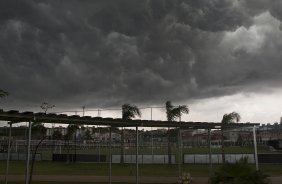 Temporal na zona leste, antes do treino desta tarde no CT Joaquim Grava, no Parque Ecolgico do Tiete. O time se prepara para o jogo contra o Mogi Mirim, quinta-feira, dia 17/02, complementando a 4 rodada do Campeonato Paulista 2011