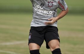 Willian durante o treino desta tarde no CT Joaquim Grava, no Parque Ecolgico do Tiete. O time se prepara para o jogo contra o Mogi Mirim, quinta-feira, dia 17/02, complementando a 4 rodada do Campeonato Paulista 2011