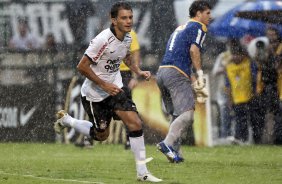 Durante a partida entre Corinthians x Santos, vlida pela 9 rodada do Campeonato Paulista de 2011, realizada esta tarde no estdio do Pacaembu