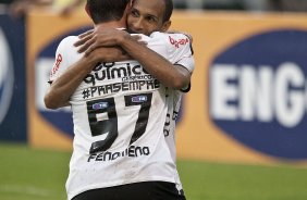 Liedson comemroa seu gol durante a partida entre Corinthians x Santos, vlida pela 9 rodada do Campeonato Paulista de 2011, realizada esta tarde no estdio do Pacaembu