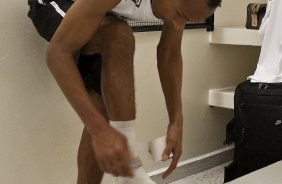 Liedson nos vestiários antes da partida entre Corinthians x Santos, válida pela 9ª rodada do Campeonato Paulista de 2011, realizada esta tarde no estádio do Pacaembu