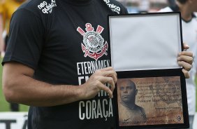 Ronaldo recebe homenagem do Corinthians durante a partida entre Corinthians x Santos, vlida pela 9 rodada do Campeonato Paulista de 2011, realizada esta tarde no estdio do Pacaembu