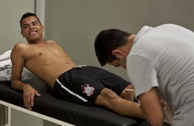 Dentinho nos vestiários antes da partida entre Corinthians x Grêmio Prudente/Presidente Prudente, válida pela 10ª rodada do Campeonato Paulista de 2011, realizada esta noite no estádio do Pacaembu