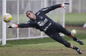 Danilo Fernandes durante o treino do Corinthians esta tarde no CT Joaquim Grava, Parque Ecolgico do Tiete. O time se prepara para o jogo contra o Linense, sbado, dia 05/03, no estdio Gilberto Lopes, em Lins/SP, pela 11 rodada do Campeonato Paulista 2011