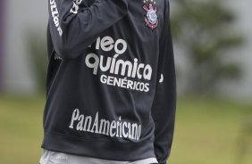 Dentinho durante o treino do Corinthians esta tarde no CT Joaquim Grava, Parque Ecolgico do Tiete. O time se prepara para o jogo contra o Linense, sbado, dia 05/03, no estdio Gilberto Lopes, em Lins/SP, pela 11 rodada do Campeonato Paulista 2011