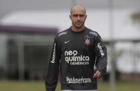 Alessandro do Corinthians durante treino realizado no CT Joaquim Grava