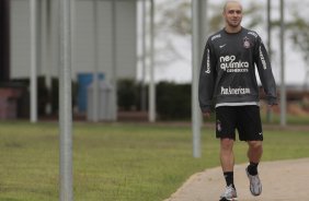 Alessandro do Corinthians durante treino realizado no CT Joaquim Grava